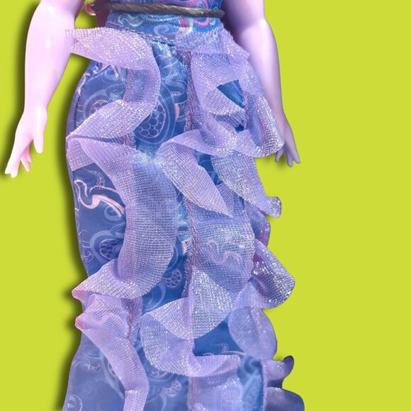 Disney Villains Ursula Fashion Doll, Accessories and Removable Clothes. Open Box - Picture 8 of 10